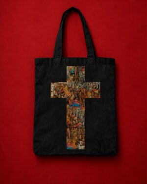 Tote bag negro LaMisa Collection con cruz collage y logo gráfico.